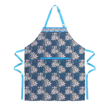 Load image into Gallery viewer, William Morris Tulip &amp; Willow Apron
